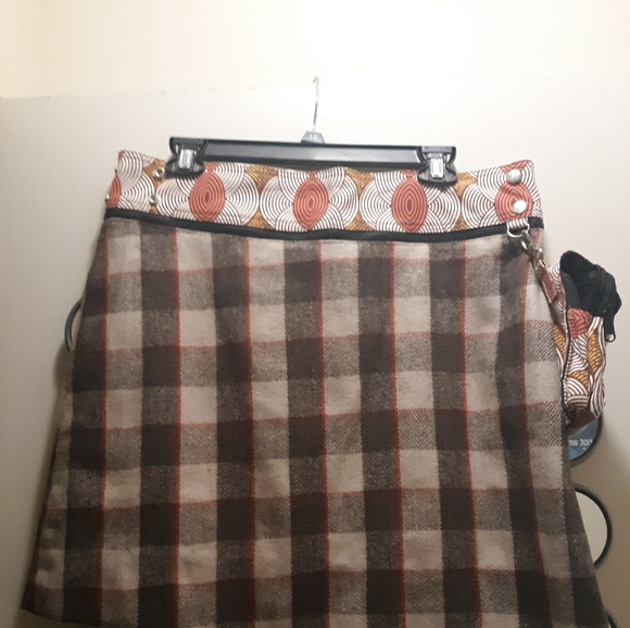🌺REVERSIBLE TWEED Skirt - Picture 1 of 8